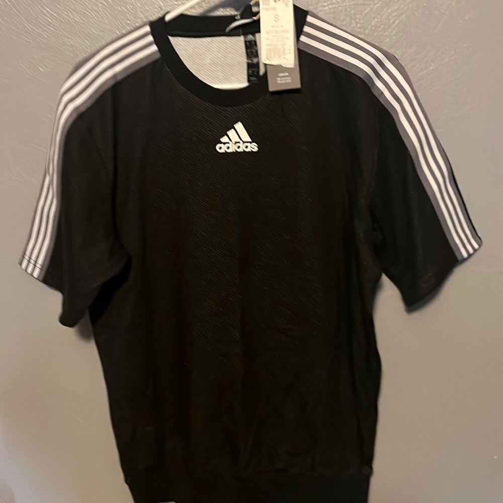 NWT Men’s size small shirt sleeve Adidas